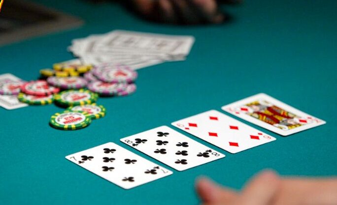 CBet trong Poker là gì? Hướng dẫn cách cược hiệu quả tại HitClub